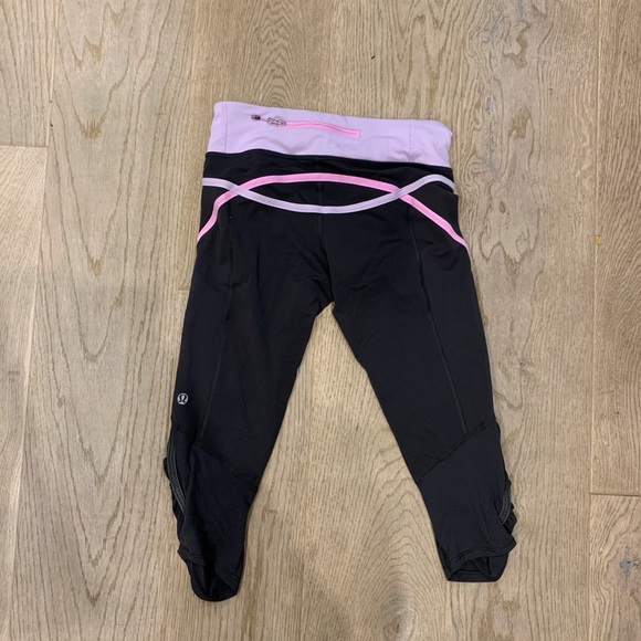 Lululemon grey capris - Picture 3 of 3